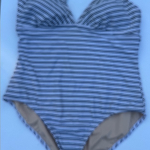 Kona sol size large one piece bathing suit - Picture 2 of 9